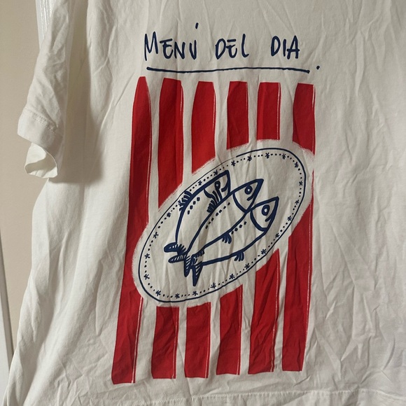 H&M White and Red Graphic Tee - Short Sleeve - Picture 7 of 10